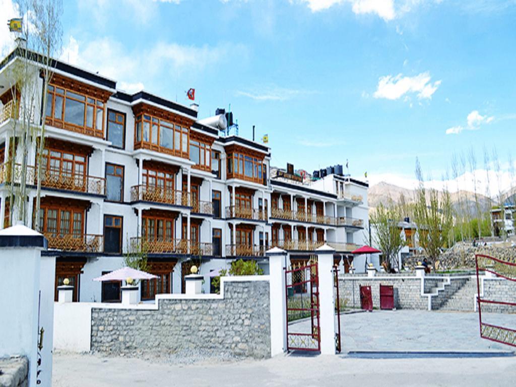 Hotel Gawaling International Leh Exterior photo