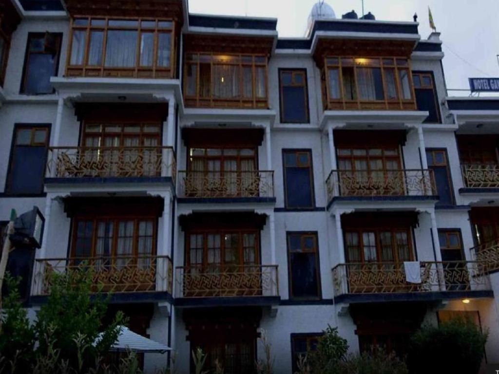 Hotel Gawaling International Leh Exterior photo