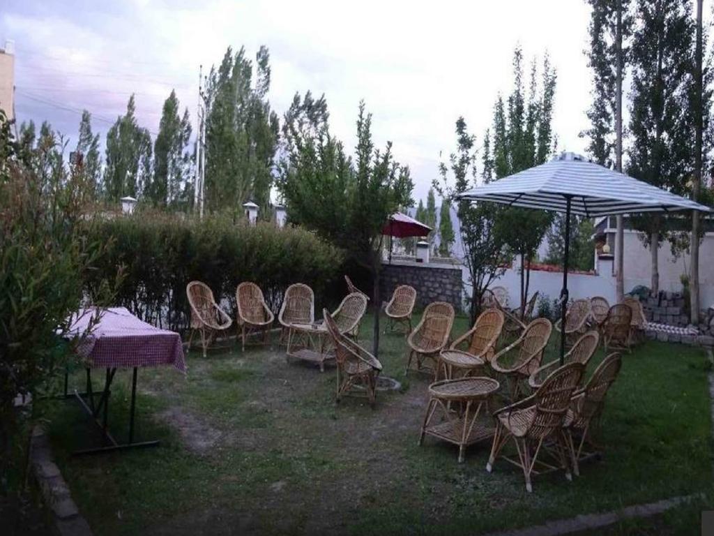 Hotel Gawaling International Leh Exterior photo